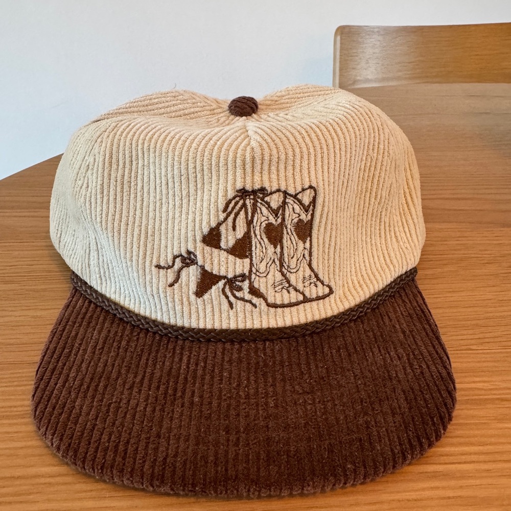 NWT women’s coastal cowgirl embroidered corduroy trucker